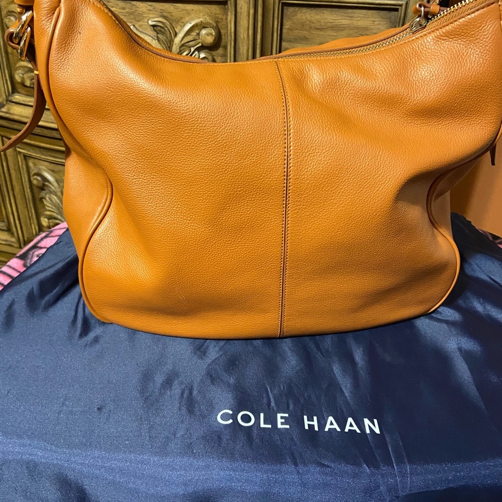 Handbag - Picture 4 of 5